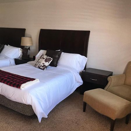Country West Motel Of Рок Спрингс Екстериор снимка